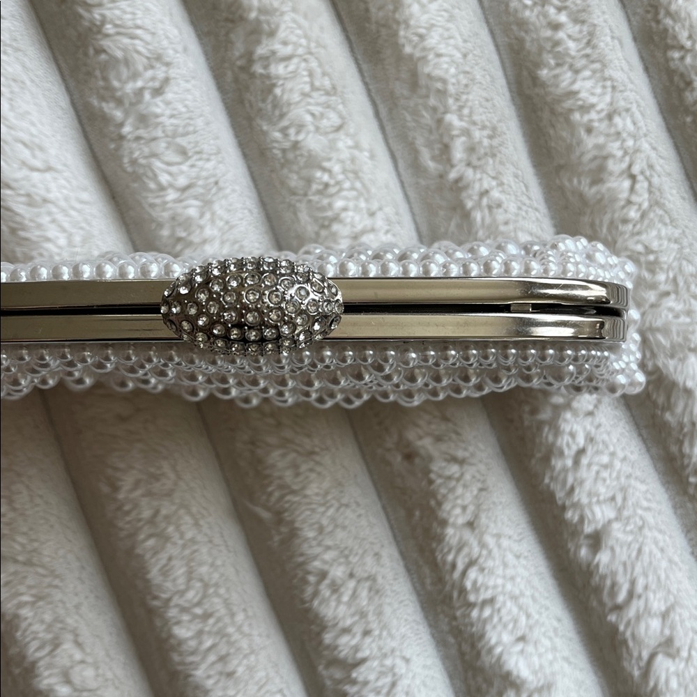 NWT Pearl Bridal Clutch! - Picture 3 of 10